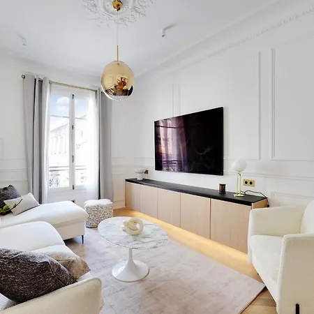 Appartamento Elegant A C 2br 6p 17th Monceau Parigi