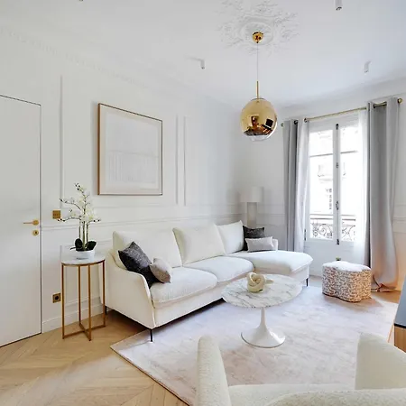 Elegant A C 2br 6p 17th Monceau Parigi