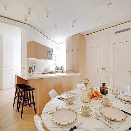 Appartamento Elegant A C 2br 6p 17th Monceau Parigi