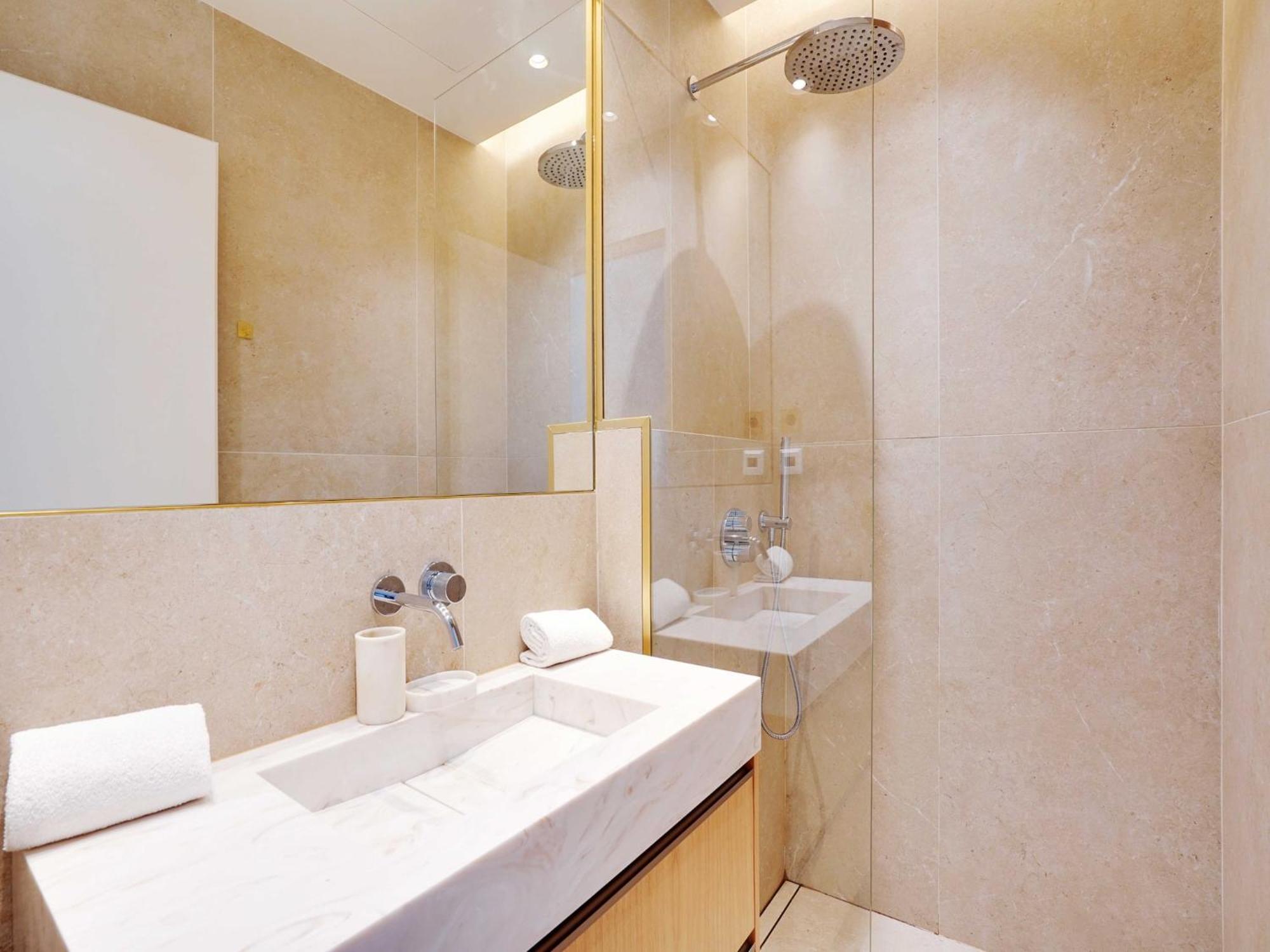 Appartamento Elegant A C 2br 6p 17th Monceau Parigi